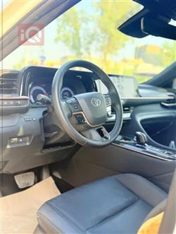 تويوتا كراون سيجنيا